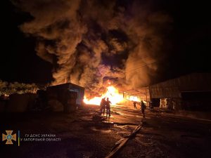 “Хто це дозволив та хто контролював?” – Старух про масштабну нічну пожежу у Запоріжжі