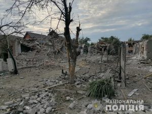 Зруйновані будинки і поранені жителі: показані наслідки обстрілів РФ міст і сіл на Запоріжжі (ФОТО)