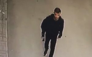 У Запоріжжі поліція опублікувала фото злочинця, якого треба розшукати
