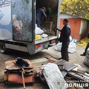 Як на Запоріжжі поліцейські викрили незаконний пункт прийому металобрухту (ФОТО)