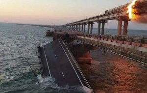 Момент вибуху на Кримському мосту потрапив на ВІДЕО