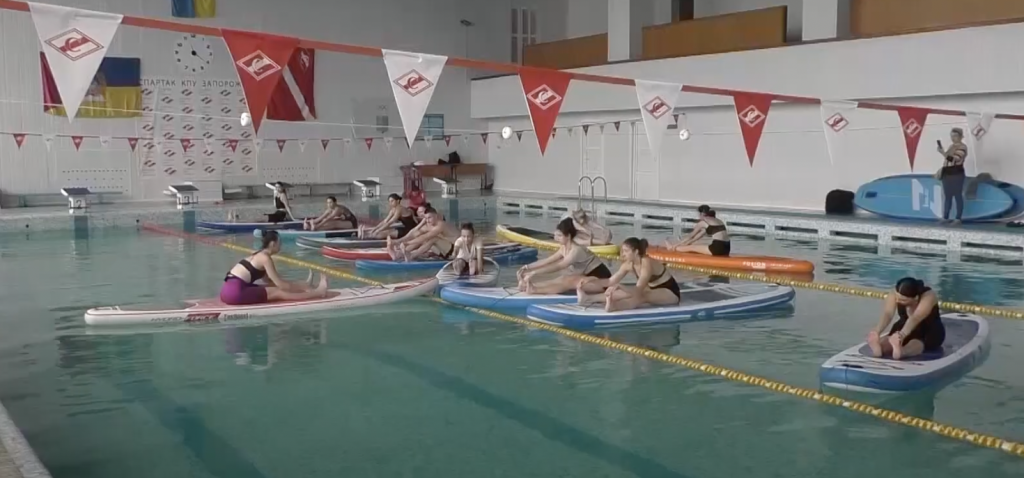 У Запоріжжі влаштували безкоштовні заняття з водних видів спорту для дітей та дорослих (ВІДЕО)