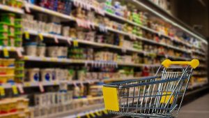 В Україні очікується хвиля подорожчання популярних продуктів