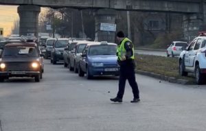В Запорожье патрульные регулируют движение на оживленных перекрестках: обращение к водителям (ВИДЕО)