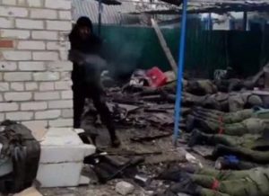 Росіянинин влаштував стрілянину під час здачі в полон ЗСУ групи окупантів (ВІДЕО)