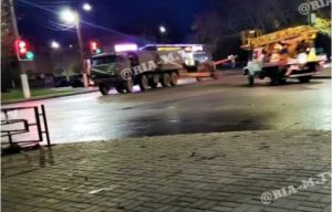 Через Мелітополь цілодобово йдуть колони техніки: чим тут займаються окупанти (ФОТО)