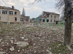 Ракети РФ влучили у гімназію у передмісті Запоріжжя: нові фото