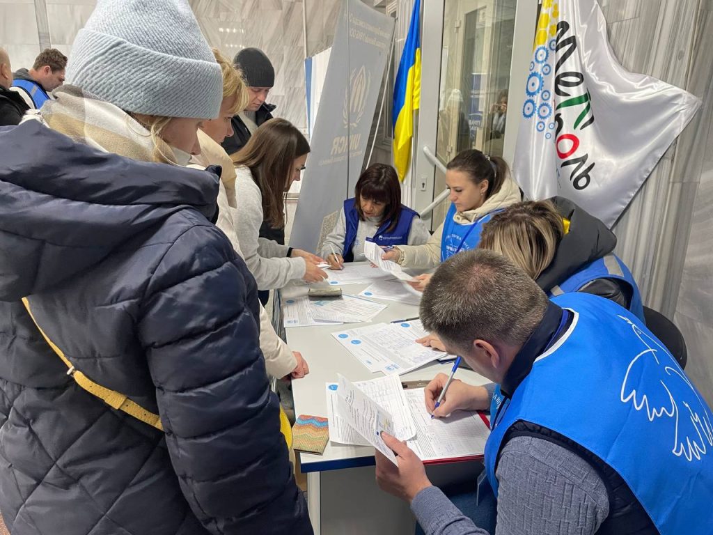 На 2 грудня очікується нова партія гуманітарної допомоги в Запоріжжі: хто може отримати