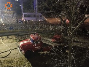 У Запоріжжі сталася пожежа у багатоповерхівці: вогнеборці врятували людей (ФОТО)