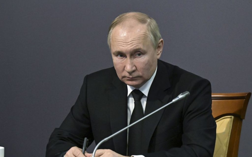 Путін запровадив «повний воєнний стан» на окупованих територіях України