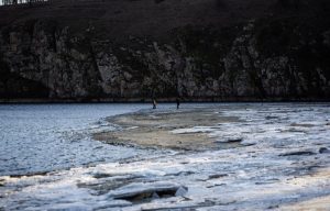 Вода відійшла на десятки метрів: чому у Запоріжжі сильно обмілів Дніпро (ФОТО)
