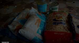 “Продуктовый набор очень скромный”: обзор гуманитарной помощи от благотворительного фонда в Запорожье (ВИДЕО)