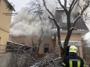 У Запоріжжі горів приватний будинок на 120 “квадратах”: загинула жінка (ФОТО)