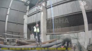 Патрульна поліція оприлюднила ВІДЕО порятунку пенсіонера у Запоріжжі