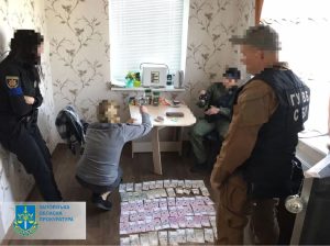 Перетин лінії розмежування: запорізькі хабарники відбулися штрафом