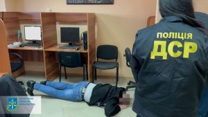 У Запоріжжі “накрили” офіс шахраїв з мільйонними прибутками (ФОТО)