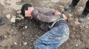 У Запоріжжі затримали мародера, який намагався обікрасти зруйноване житло (ФОТО)