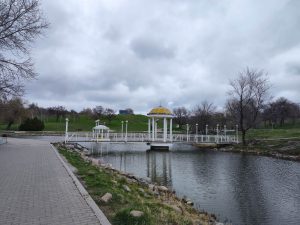 Двухэтажный автобус и канатный парк: какие цены действуют на детские развлечения в Запорожье (ФОТО)