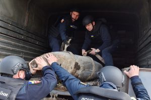 На Запоріжжі знищили півтонну авіаційну бомбу (ФОТО, ВІДЕО)
