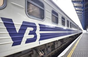 Скандал у поїзді Ясіня-Запоріжжя: Провідника звинувачують у домаганні пасажирки (ВІДЕО)