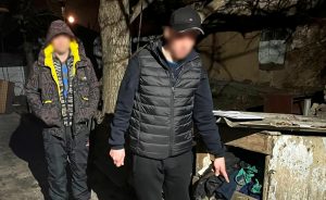 У Запоріжжі рецидивіст зухвало пограбував чоловіка з інвалідністю (ФОТО)