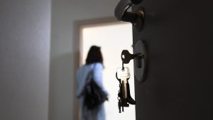 Нова схема шахраїв в пов’язана з квартирами українців, які виїхали за кородон