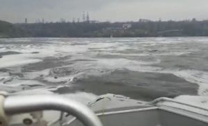 Вода прибуває шаленими темпами: як це виглядає на різних локаціях Дніпра у Запоріжжі (ФОТО, ВІДЕО)