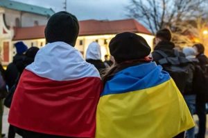 Скільки українських біженців планують повертатися з Польщі: опитування