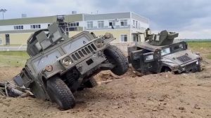 До Голівуду далеко: РФ викрили у фейковому захопленні американських броньовиків  у Бєлгородській області (ФОТО)