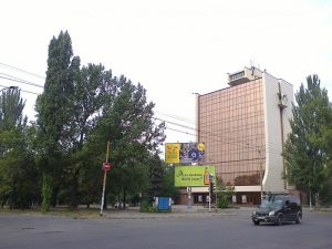 В центре Запорожья за 30 миллионов продают 10-этажное здание (ФОТО)