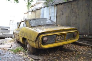 Мрія колекціонерів: рідкісний «Запорожець» кинули гнити під відкритим небом (ФОТО)
