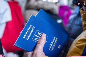 Стало відомо, скільки українців планують повернутися з Польщі додому