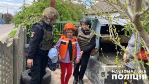 Ніч в укритті під обстрілами: на Запоріжжі родина втратила будинок через атаку Росії (ФОТО)