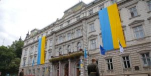 У Львові спалахнув скандал через секс-тренінг для чиновників (ФОТО)