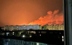 Потужний вибух у Бердянську: в мережі публікують фото масштабної пожежі