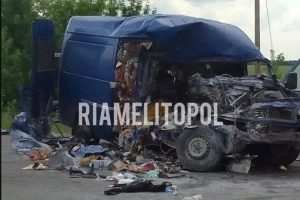 Окупант на БТР скоїв смертельну ДТП на Запоріжжі: фото з місця події