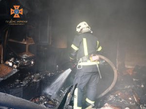 У Запоріжжі сталася серйозна пожежа у будинку: горіла квартира (ФОТО)