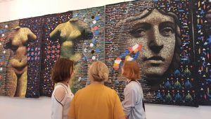 У Запоріжжі відкрилася виставка “Час” з трьох серій робіт українського митця (ФОТО)