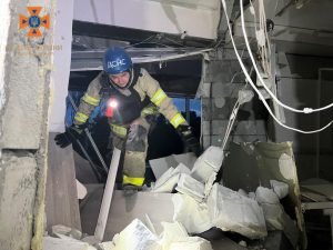 Як зсередини виглядає готель у Запоріжжі, поряд з яким вдарила ракета РФ (ФОТО)