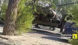 Вантажівки з БК і танки: помічено перекидання техніки РФ в бік Бердянська (ВІДЕО)
