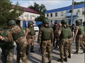 У Мелітополі на бік ворога перейшли рятувальники і поліцейські: їх упізнали (ФОТО)