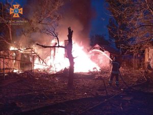 Окупанти здійснили масований обстріл Оріхова: горіли одразу 5 будинків (ФОТО)