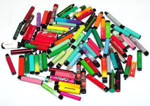 Електронні сигарети та вейпи можуть знищити імунну систему: нове дослідження