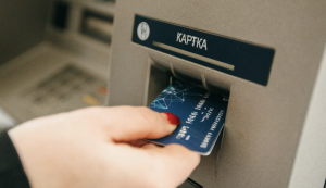 Приватбанк буде списувати 50% з будь-яких поповнень картки: названо причину