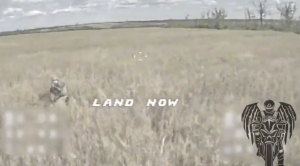 Знищено ворожу ДРГ на Запоріжжі: FPV-камікадзе влучив у військового рф з АК-12 (ВІДЕО)