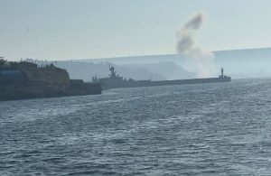 Нові вибухи у Севастополі: показано наслідки ранкових “прильотів” (ФОТО)