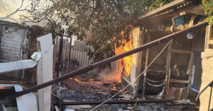 Через обстріли росіян на Запоріжжі палали будинки (ФОТО)