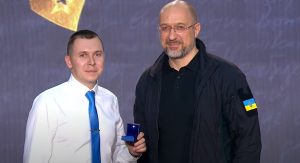 Вчитель із Запоріжжя отримав престижну  премію і грант на мільйон гривень (ФОТО)