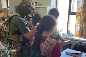 Двох агенток ФСБ затримали у Запоріжжі: “полювали” на ППО та “зливали” дані військових (ФОТО)