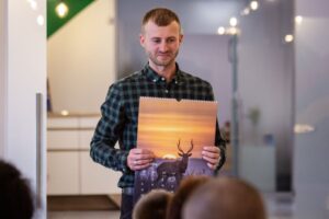 “Заповідна Хортиця”: фотохудожник Ігор Лавров презентував у Запоріжжі календар на 2024 рік (ФОТОРЕПОРТАЖ)